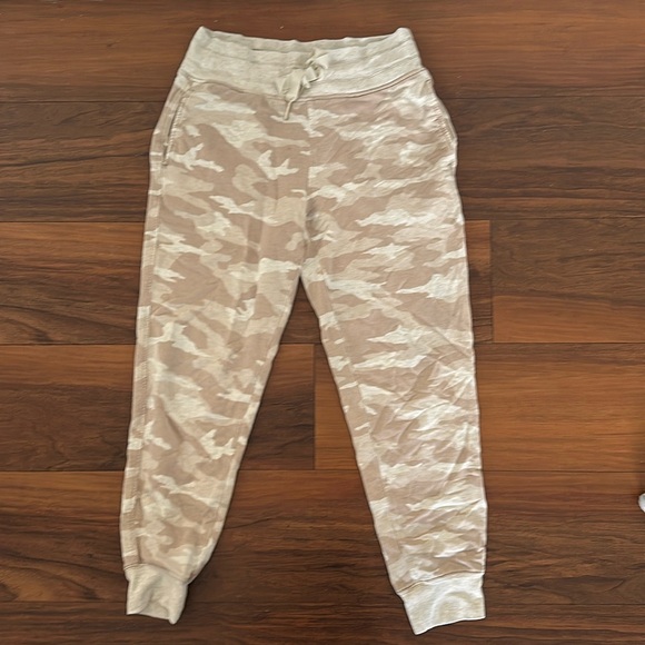 Athleta Balance Printed Jogger Pant, Oatmeal Heather (Petite XS) - Picture 1 of 3